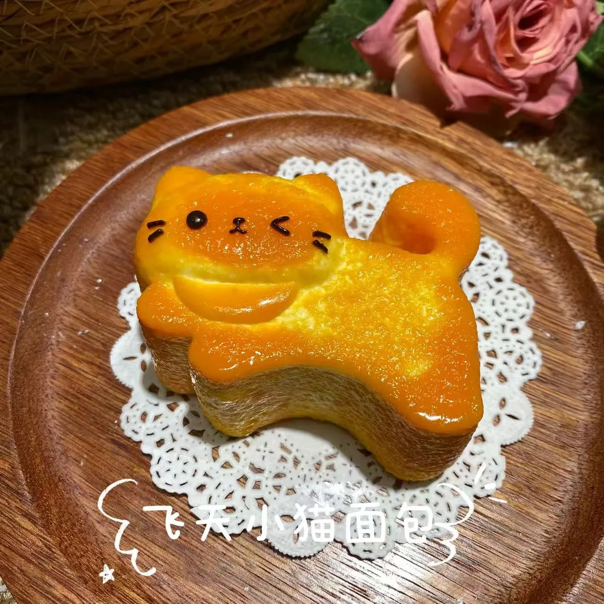 Mini Flying Cat Bread Squishy Toy - image 1