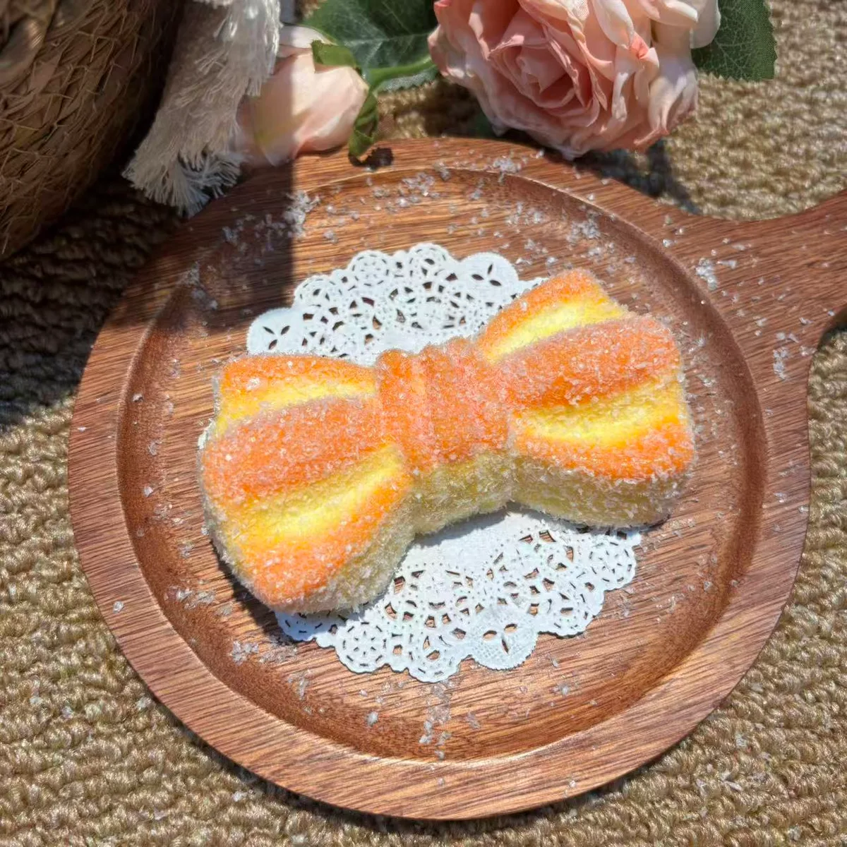 Bow Dinner Roll Squishy Toy - image 1