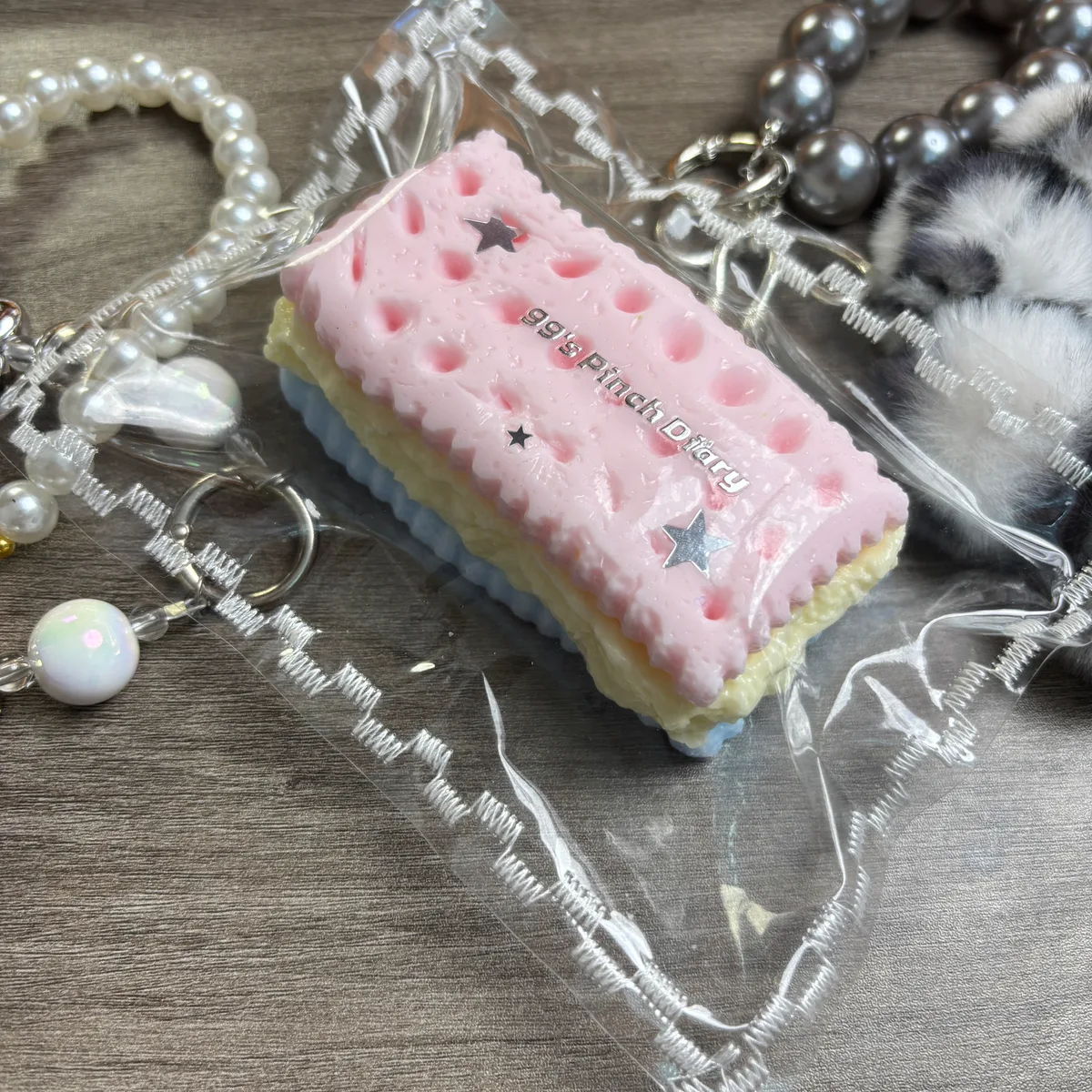 Macaron Filled Cookie Squishy Toy - image 1