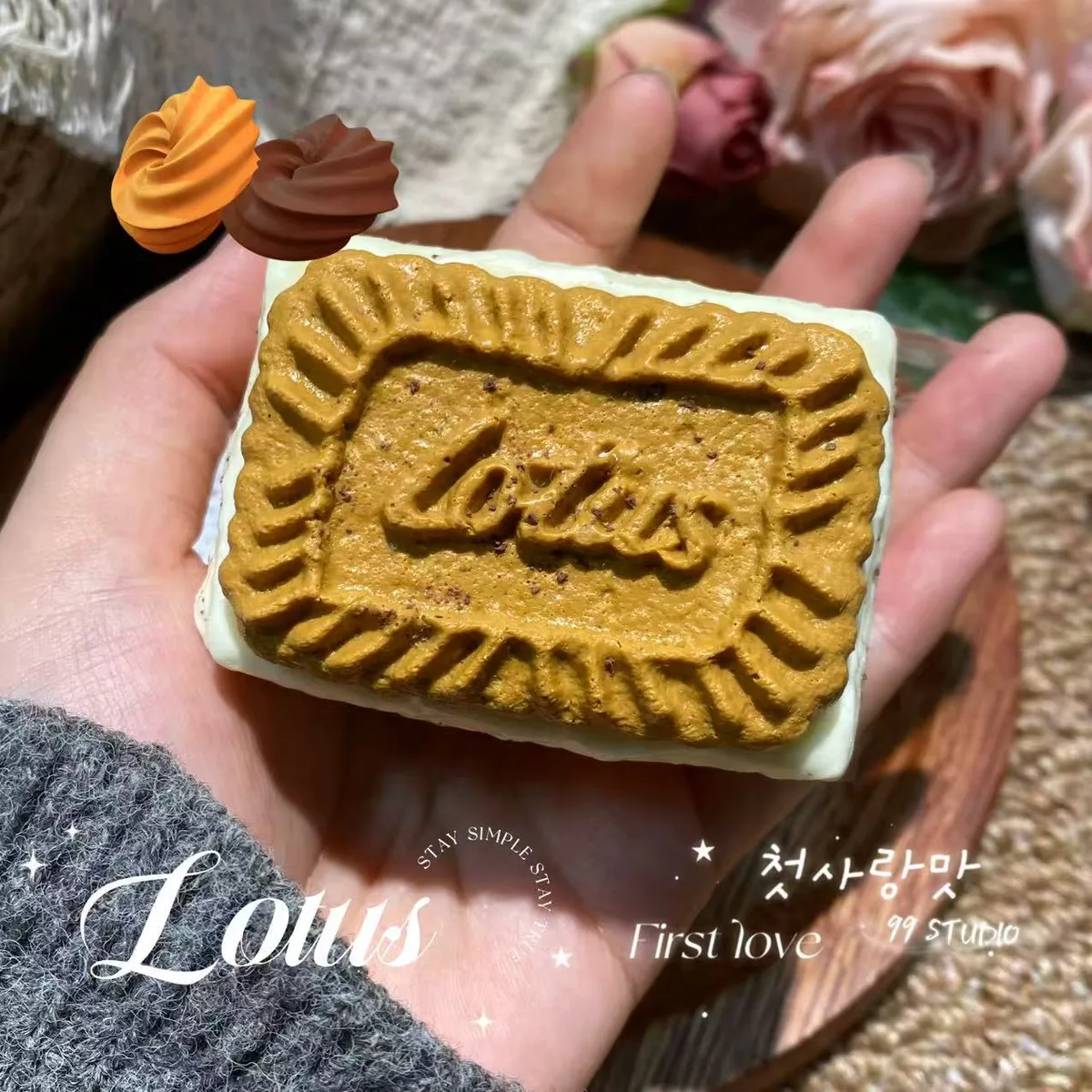 Lotus Filled Cake Squishy Toy - image 1
