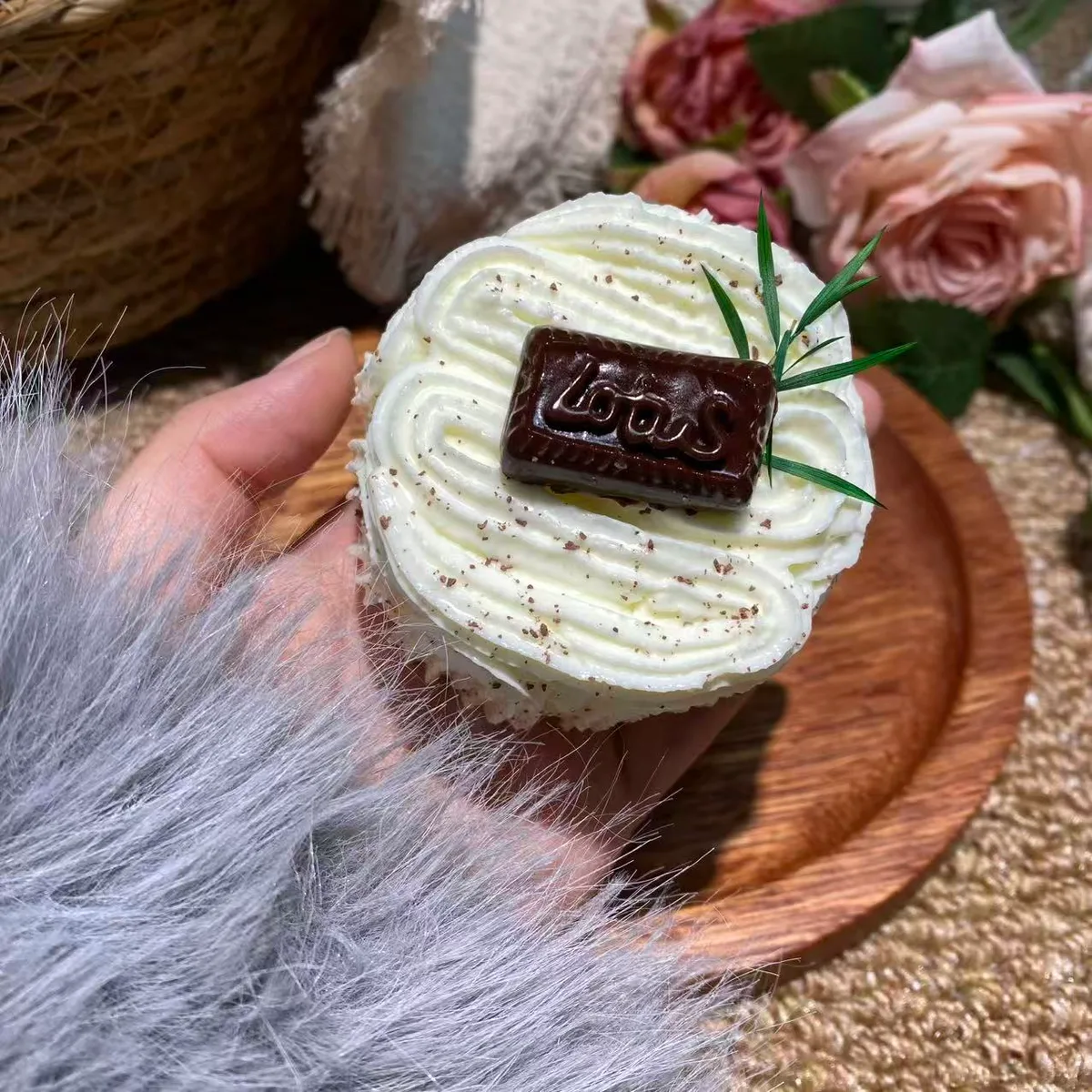 Lotus Cream Cake Squishy Toy - image 1
