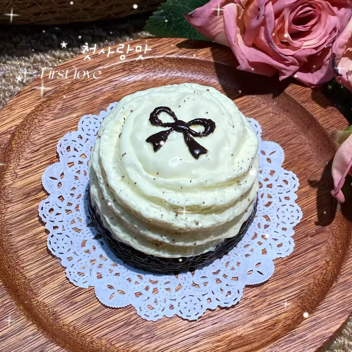 Chocolate Cream Bow Cake Squishy Toy - image 1